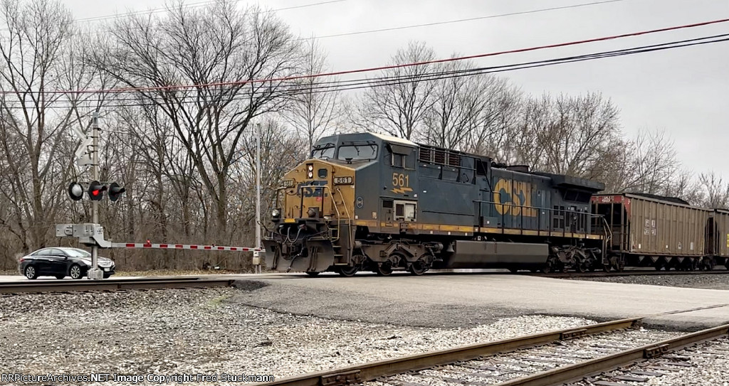 CSX 561 was the DPU for C700.